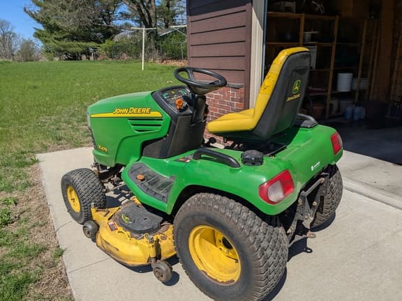 Image of John Deere X475 equipment image 1