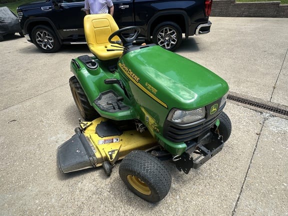 2003 John Deere X475 Equipment Image0
