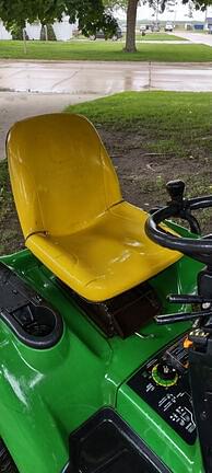 Image of John Deere X485 equipment image 4