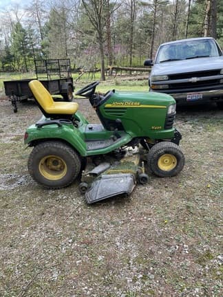 Image of John Deere X495 equipment image 3