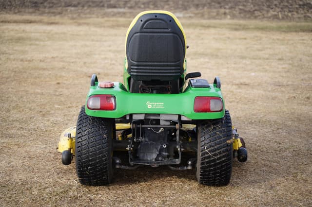 Image of John Deere X495 equipment image 4