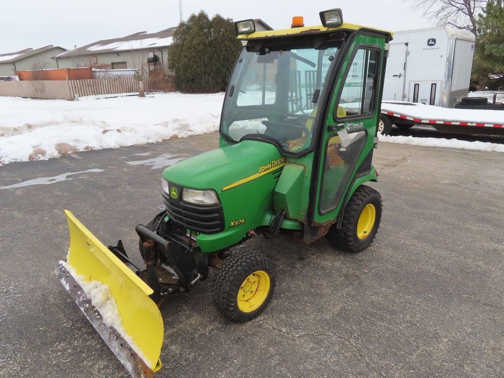 2003 John Deere X575 Equipment Image0