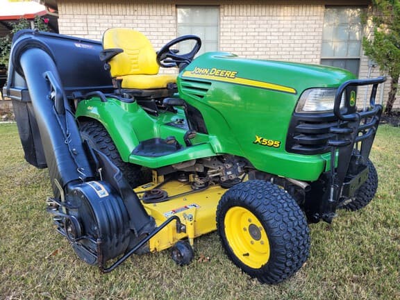 Image of John Deere X595 equipment image 4