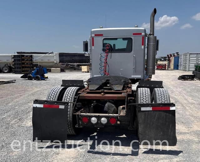 Image of Kenworth T-300 equipment image 3