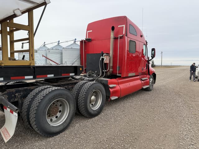 Image of Kenworth T2000 equipment image 4