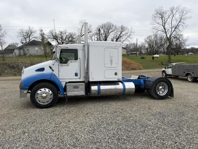 Image of Kenworth T300 equipment image 2