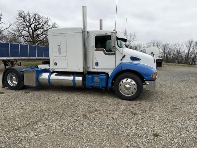 Image of Kenworth T300 equipment image 1