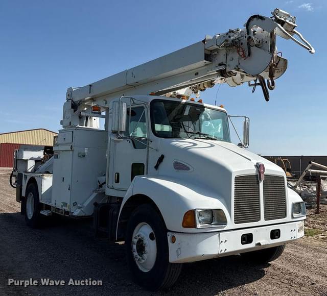 Image of Kenworth T300 equipment image 2