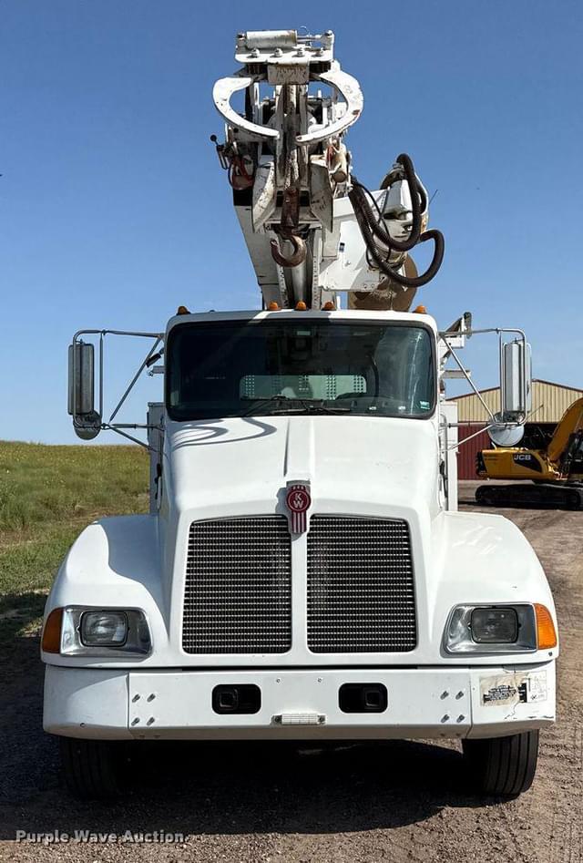Image of Kenworth T300 equipment image 1
