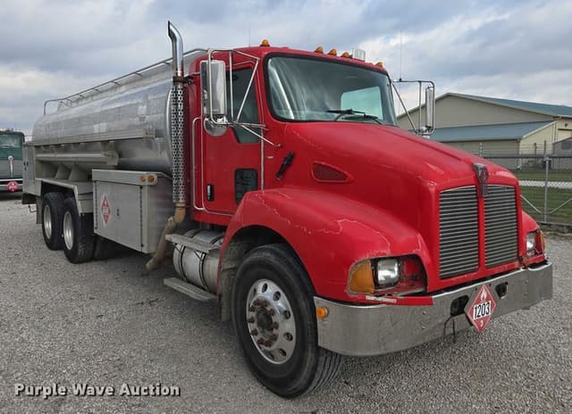 Image of Kenworth T300 equipment image 2