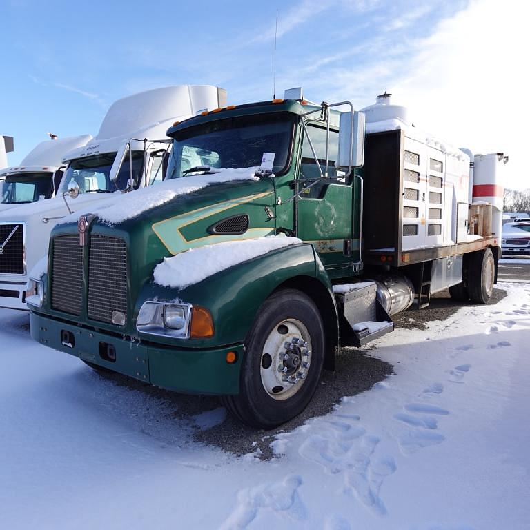 Image of Kenworth T-300 Primary image