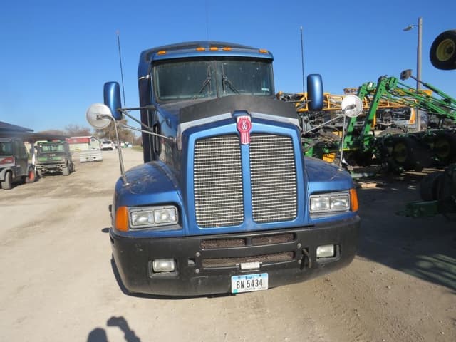 Image of Kenworth T600 equipment image 1