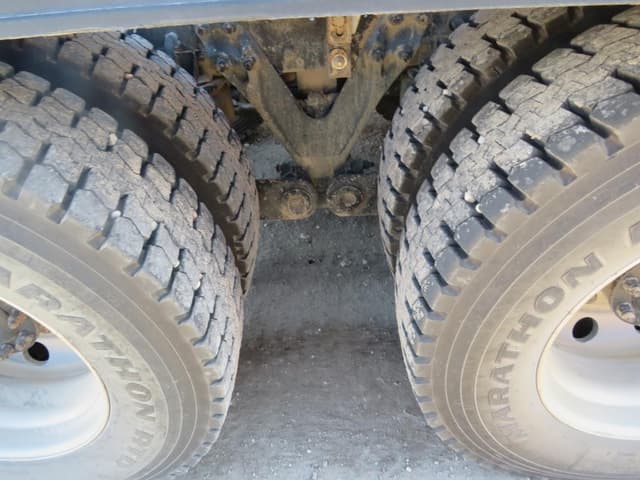 Image of Kenworth T600 equipment image 3