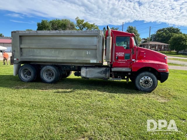 Image of Kenworth T600 equipment image 3