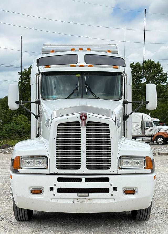 Image of Kenworth T600 equipment image 1