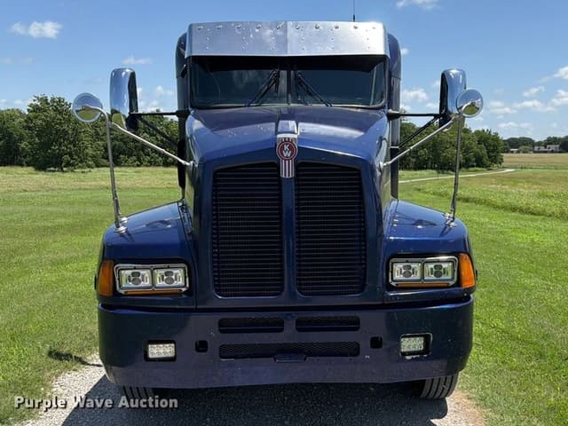 Image of Kenworth T600 equipment image 1