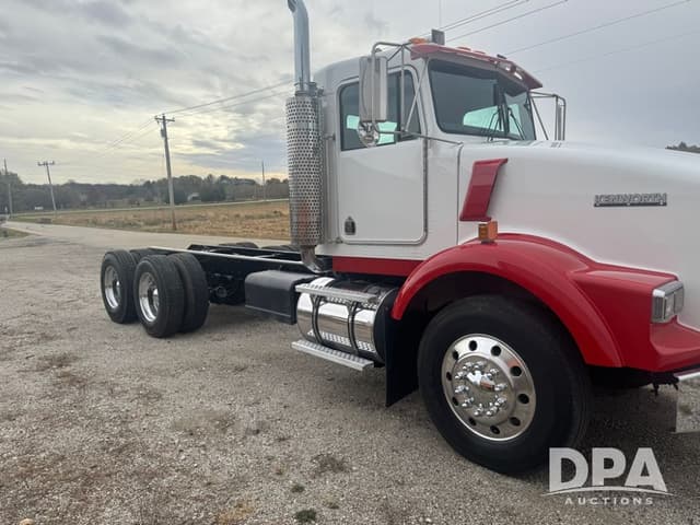 Image of Kenworth T800 equipment image 3