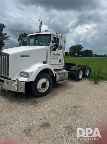 Main image Kenworth T800