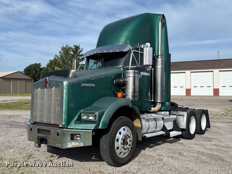 2003 Kenworth T800 Equipment Image0