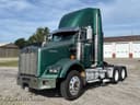 2003 Kenworth T800 Image
