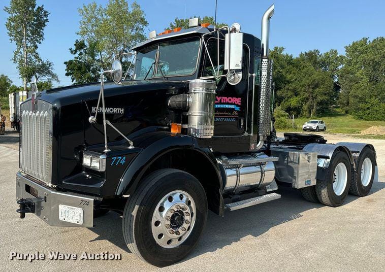 Main image Kenworth T800