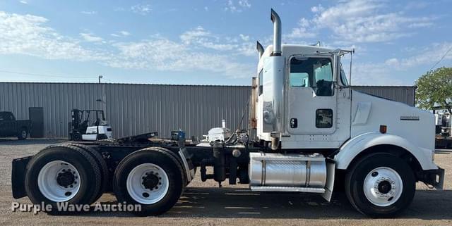 Image of Kenworth T800 equipment image 3