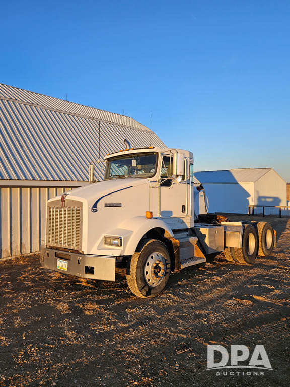 2003 Kenworth T800 Equipment Image0