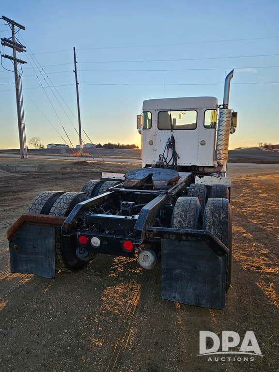 Image of Kenworth T800 equipment image 3
