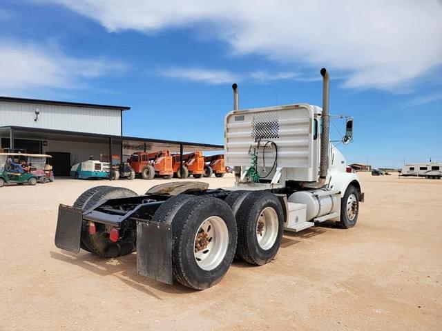 Image of Kenworth T800 equipment image 4