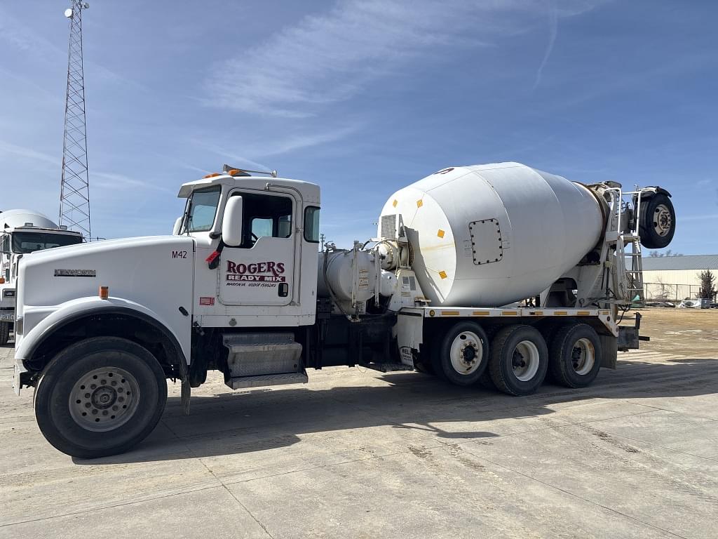 Image of Kenworth W900 Primary image