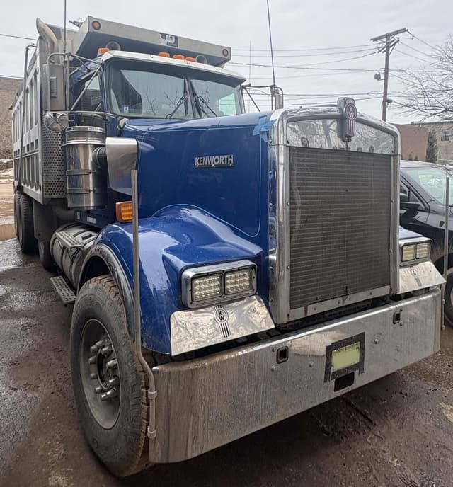 Image of Kenworth W900 equipment image 1