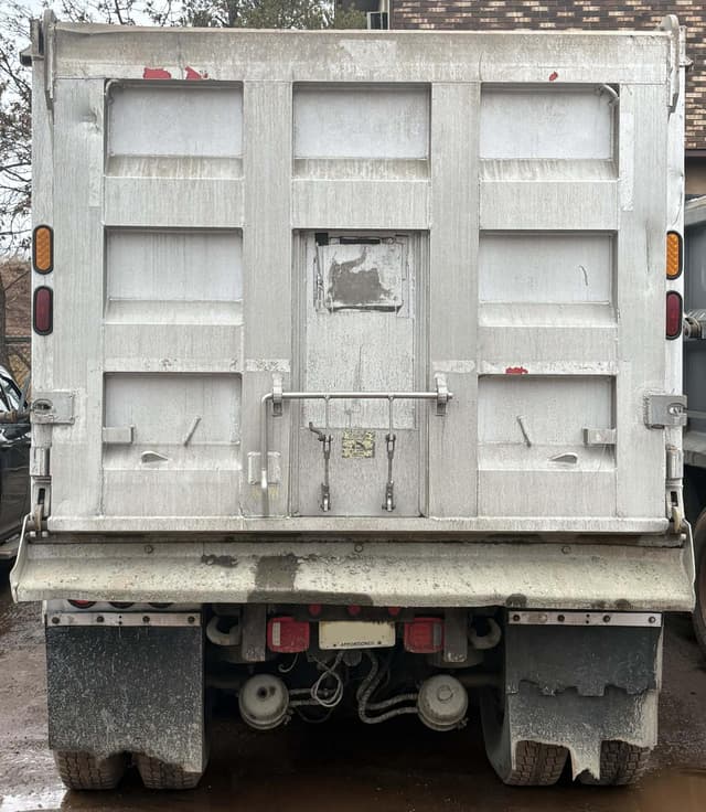 Image of Kenworth W900 equipment image 3