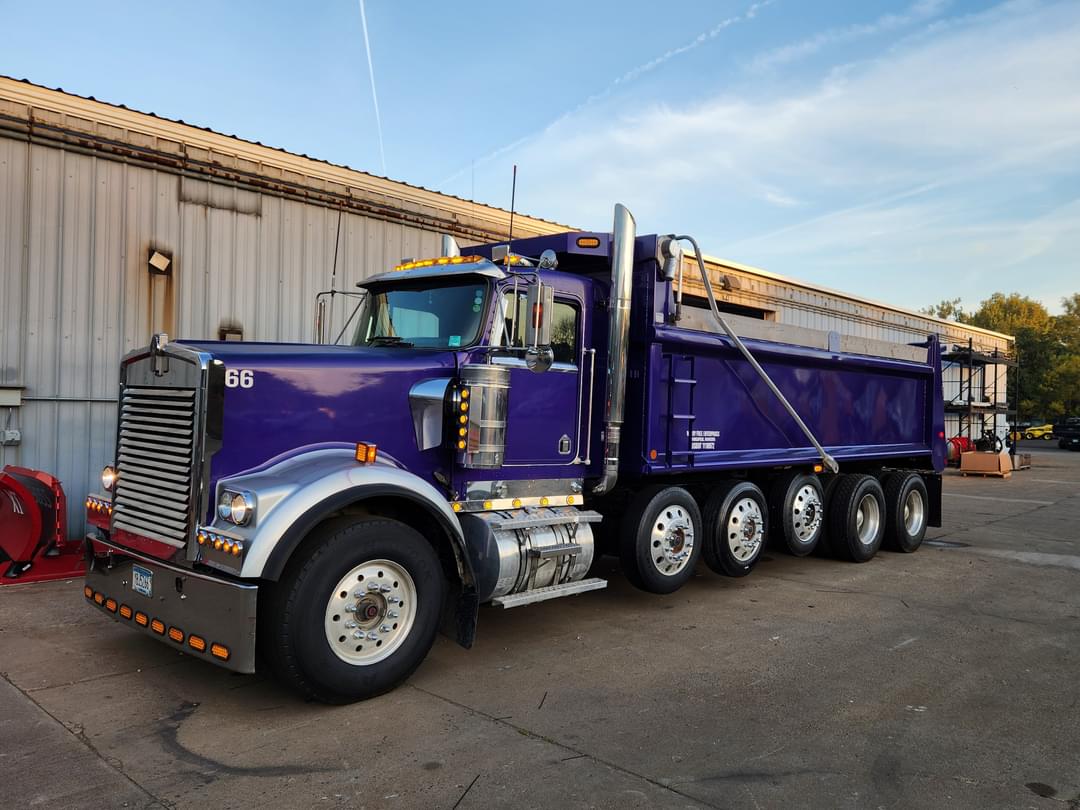 Image of Kenworth W900 Primary image