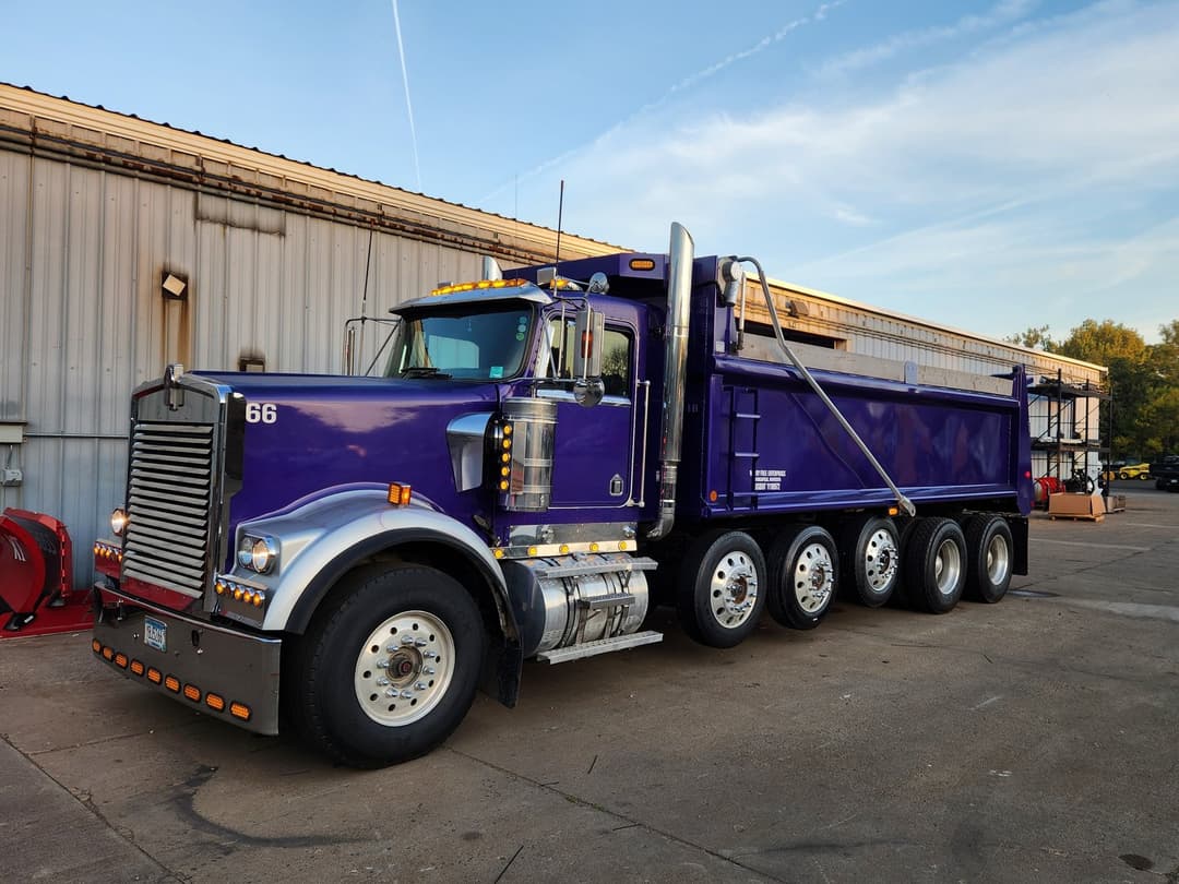 Image of Kenworth W900 Primary image