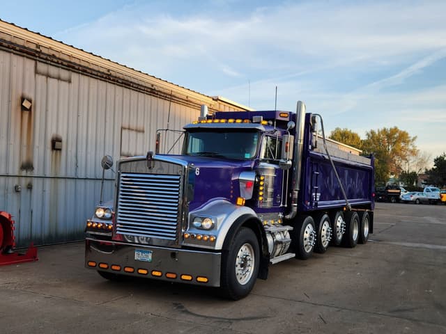 Image of Kenworth W900 equipment image 1