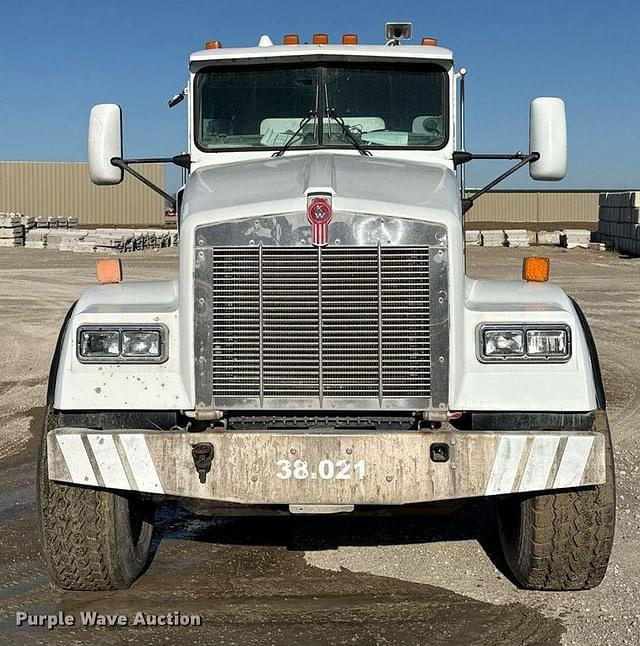Image of Kenworth W900 equipment image 1