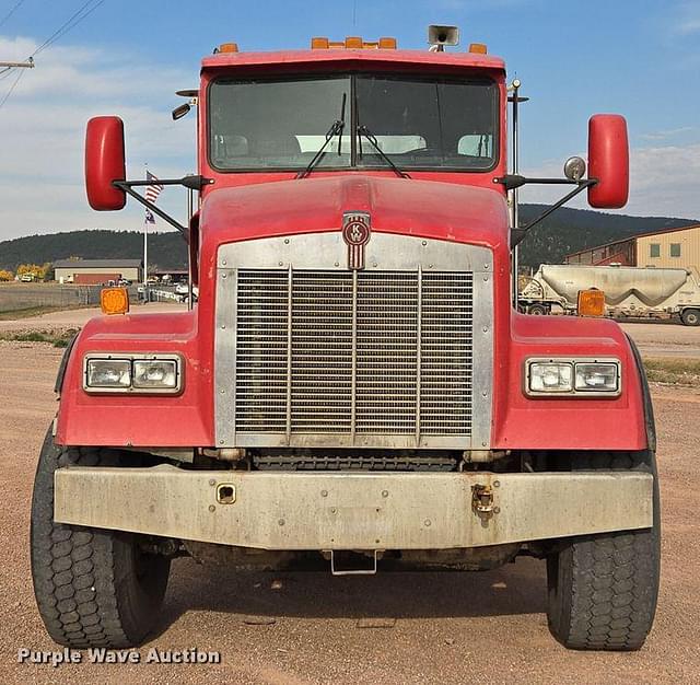 Image of Kenworth W900 equipment image 1