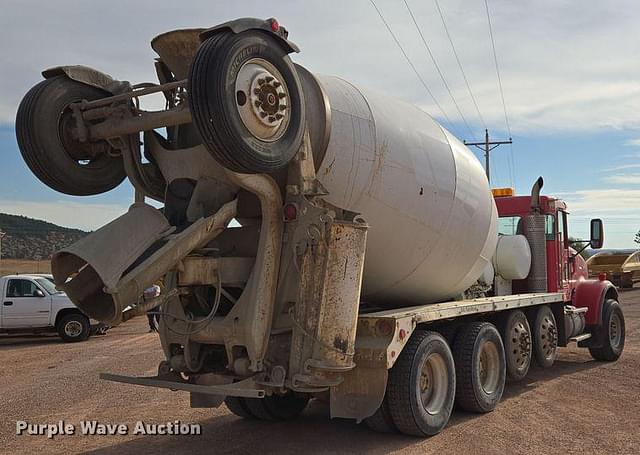 Image of Kenworth W900 equipment image 4