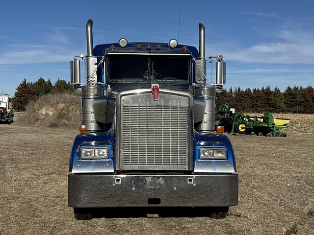 Image of Kenworth W900 equipment image 2