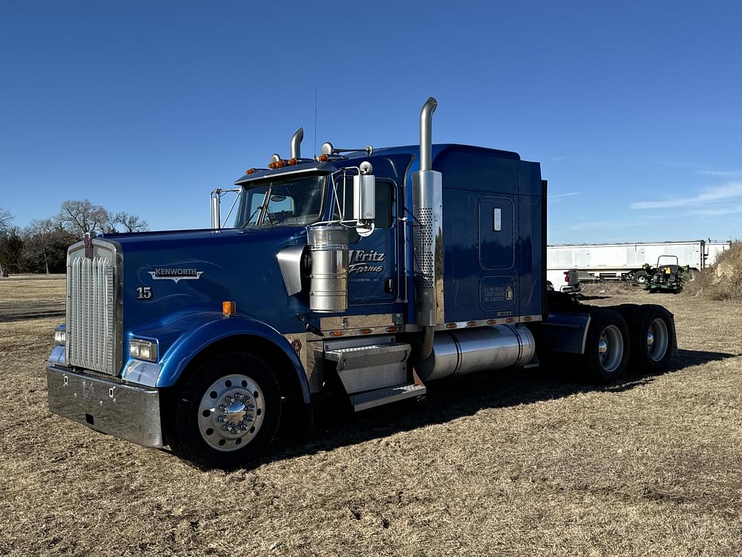 Image of Kenworth W900 Primary image