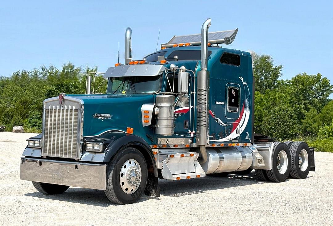 Image of Kenworth W900 Primary image