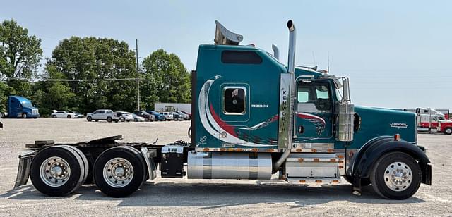 Image of Kenworth W900 equipment image 3