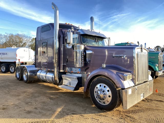 Image of Kenworth W900 equipment image 3