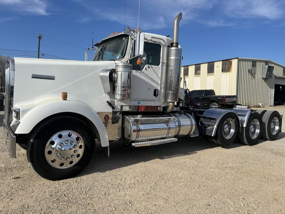 Image of Kenworth W900 Primary image