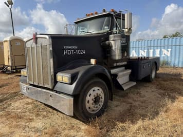 Main image Kenworth W900B