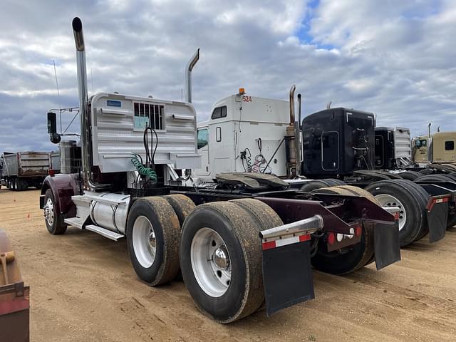 Image of Kenworth W900L equipment image 1