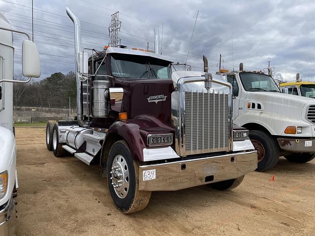 Image of Kenworth W900L equipment image 4