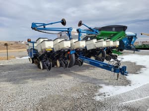 2003 Kinze 3200 Image