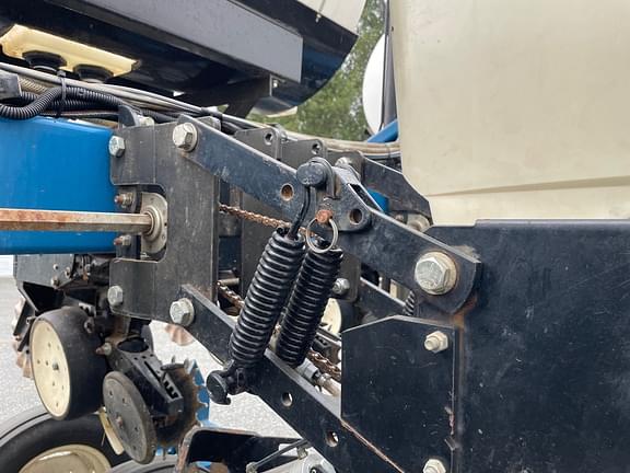 Image of Kinze 3500 equipment image 3