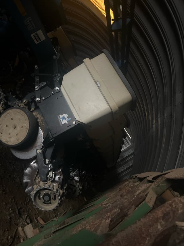 Image of Kinze 3600 equipment image 4